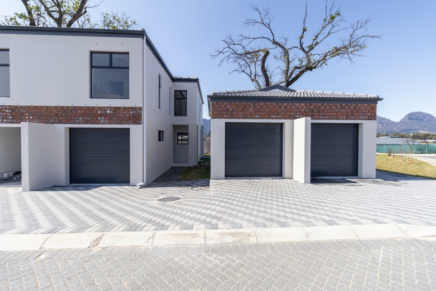 3 Bedroom Property for Sale in Honeydew Country Estate Western Cape